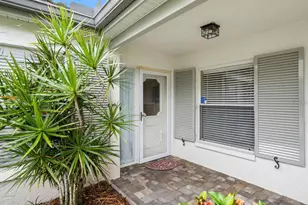 3130 Ringwood Meadow, Sarasota, FL 34235 - Photo 2