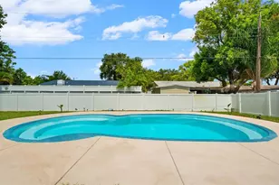 7690 91st St, Seminole, FL 33777 - Photo 32