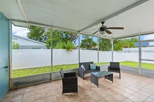 7690 91st St, Seminole, FL 33777 - Photo 2