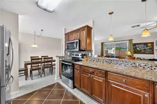 3718 Woodmont Dr, Sarasota, FL 34232 - Photo 6