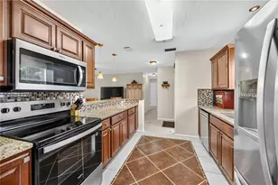 3718 Woodmont Dr, Sarasota, FL 34232 - Photo 4