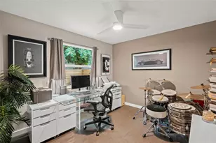 319 Bearded Oaks Cir, Sarasota, FL 34232 - Photo 30