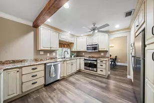 4378 Meadowland Cir, Sarasota, FL 34233 - Photo 6