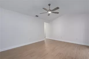 9206 31st St Ct E, Parrish, FL 34219 - Photo 14