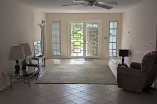 7102 W Country Club Dr N, Sarasota, FL 34243 - Photo 6