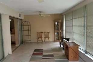 7102 W Country Club Dr N, Sarasota, FL 34243 - Photo 10