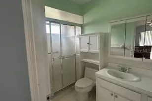 7102 W Country Club Dr N, Sarasota, FL 34243 - Photo 14