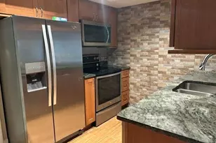 7102 W Country Club Dr N, Sarasota, FL 34243 - Photo 2