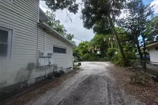 602 W 26th St, Bradenton, FL 34205 - Photo 6