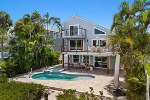 5121 Oxford Dr, Sarasota, FL 34242 - Photo 4