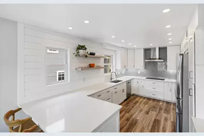 5121 Oxford Drive, Sarasota, FL 34242 - Photo 14