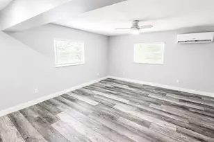 2728 Goodrich Ave, Sarasota, FL 34234 - Photo 8
