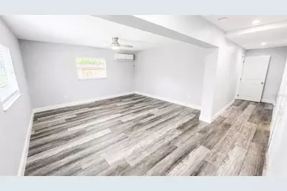 2728 Goodrich Avenue, Sarasota, FL 34234 - Photo 10