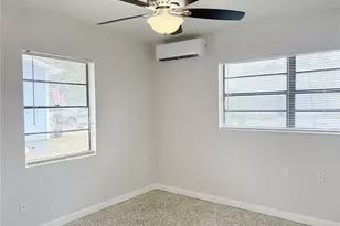 219 21st St E, Bradenton, FL 34208 - Photo 12