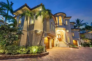 1372 Harbor Dr, Sarasota, FL 34239 - Photo 2
