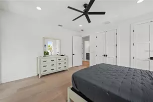 1647 Siesta Dr, Sarasota, FL 34239 - Photo 34