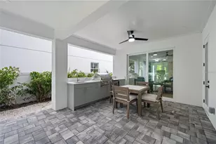 1647 Siesta Dr, Sarasota, FL 34239 - Photo 42