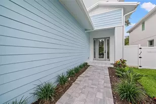 1647 Siesta Dr, Sarasota, FL 34239 - Photo 6
