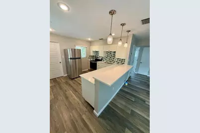 2716 Blossom Drive, Sarasota, FL 34239 - Photo 4