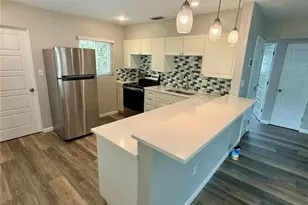 2716 Blossom Dr, Sarasota, FL 34239 - Photo 4