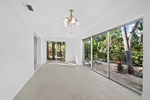 5451 Shadow Lawn Dr, Sarasota, FL 34242 - Photo 26