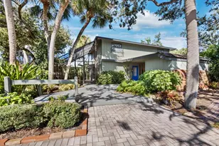 5451 Shadow Lawn Dr, Sarasota, FL 34242 - Photo 8