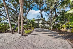 5451 Shadow Lawn Dr, Sarasota, FL 34242 - Photo 1
