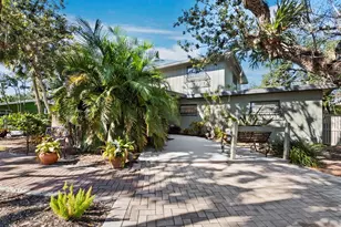 5451 Shadow Lawn Dr, Sarasota, FL 34242 - Photo 12