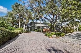 5451 Shadow Lawn Dr, Sarasota, FL 34242 - Photo 6