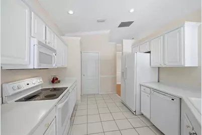8492 Idlewood Court, Lakewood Ranch, FL 34202 - Photo 18