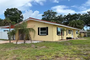 623 Palm Blvd, Dunedin, FL 34698 - Photo 2