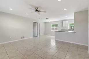 1915 Colleen St, Sarasota, FL 34231 - Photo 10