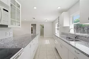 1915 Colleen St, Sarasota, FL 34231 - Photo 16