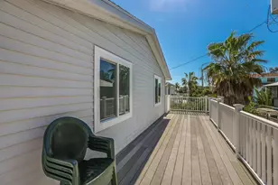 2804 Avenue C, Holmes Beach, FL 34217 - Photo 22