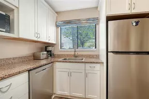 1646 Stickney Point Rd, Sarasota, FL 34231 - Photo 24