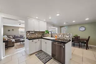3376 7th St, Sarasota, FL 34237 - Photo 8