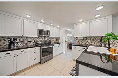 3376 7th Street, Sarasota, FL 34237 - Photo 6