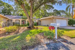 5273 Villa Majorca Ct, Sarasota, FL 34235 - Photo 2