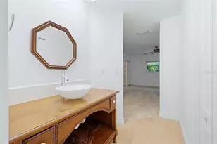 5273 Villa Majorca Ct, Sarasota, FL 34235 - Photo 8
