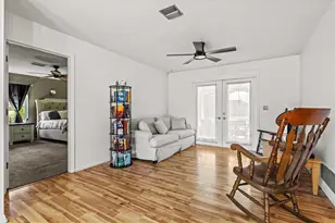 1420 MacKintosh Blvd, Nokomis, FL 34275 - Photo 12