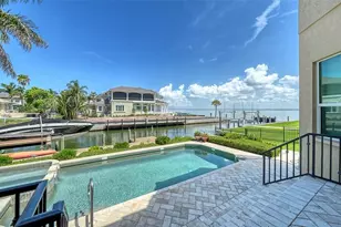 657 Halyard Ln, Longboat Key, FL 34228 - Photo 2