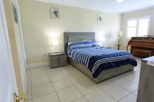 5231 Lake Village Dr, Sarasota, FL 34235 - Photo 8
