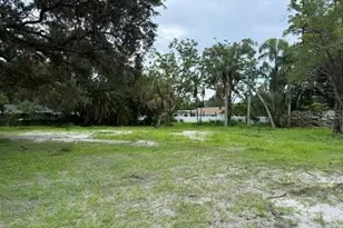 200 11th Ave E, Bradenton, FL 34208 - Photo 1