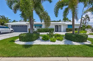 571 Ranger Ln, Longboat Key, FL 34228 - Photo 2