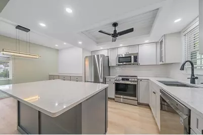 5865 Tidewood Avenue #8, Sarasota, FL 34231 - Photo 6