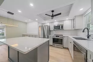 5865 Tidewood Ave, Sarasota, FL 34231 - Photo 6