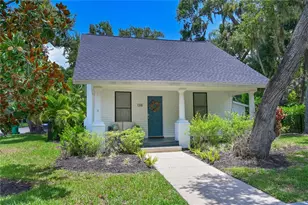 1318 6th St W, Palmetto, FL 34221 - Photo 2