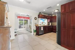 3326 Bougainvillea St, Sarasota, FL 34239 - Photo 6