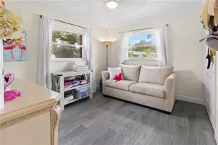 3326 Bougainvillea St, Sarasota, FL 34239 - Photo 14