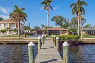 2410 Riverside Dr E, Bradenton, FL 34208 - Photo 2